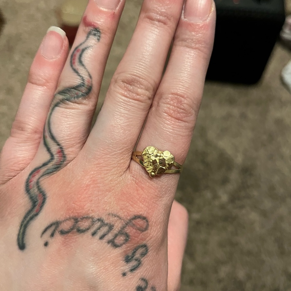10kt gold heart ring